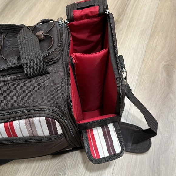 🧺 Picnic Time Striped Malibu Insulated Picnic Basket. Practically new! - Picture 4 of 13